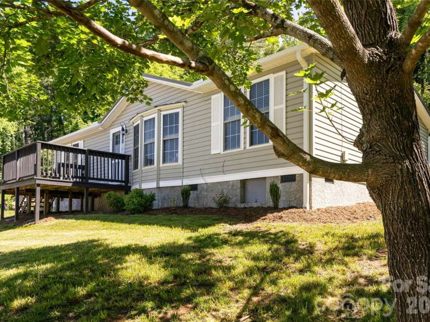 19 Sycamore Street, Asheville, NC 28804.  MLS# CAR4377706, YatesRealty ID 30457. 