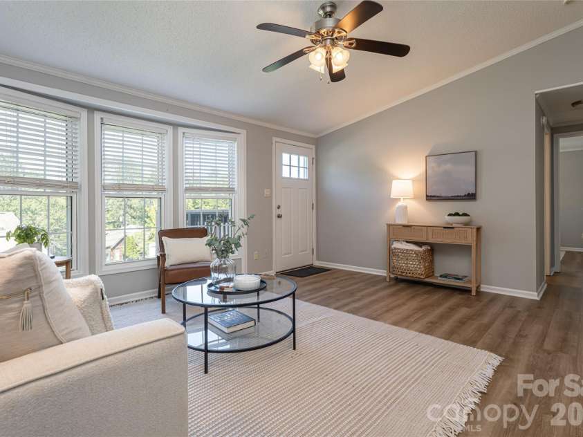 19 Sycamore Street, Asheville, NC 28804.  MLS# CAR4377706, YatesRealty ID 30457. 