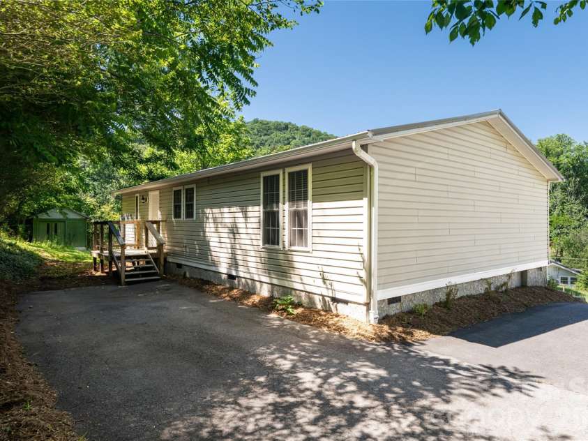 19 Sycamore Street, Asheville, NC 28804.  MLS# CAR4377706, YatesRealty ID 30457. Back parking area