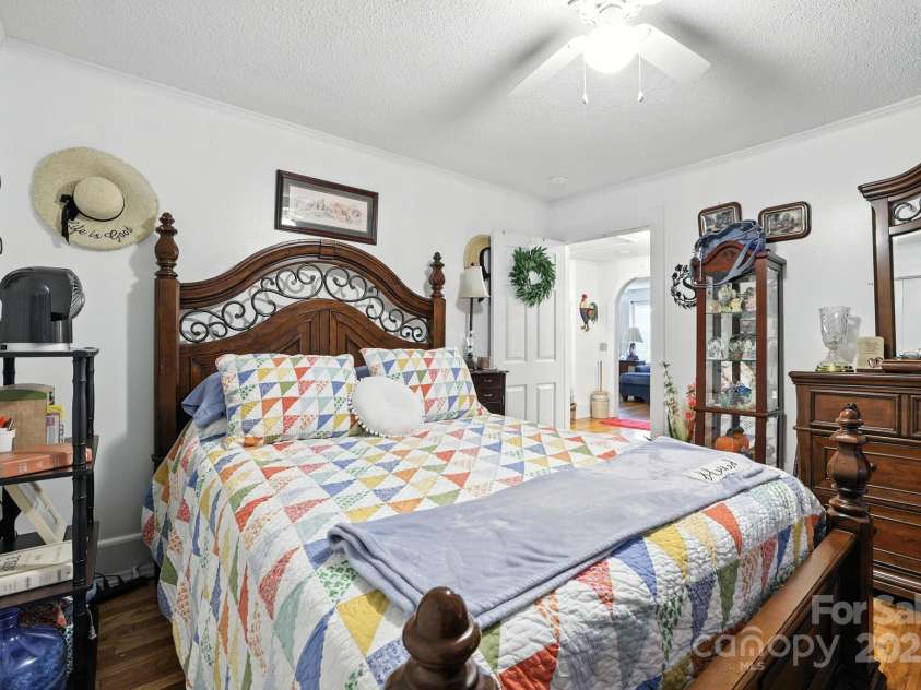 303 Poplar Street, Gaffney, SC 29341.  MLS# CAR4289380, YatesRealty ID 30457. 