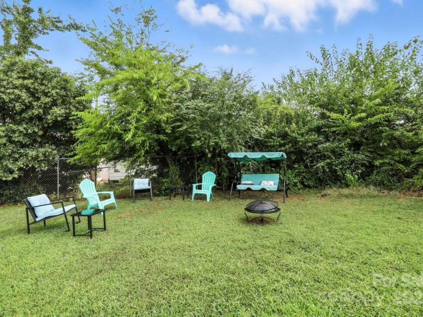 303 Poplar Street, Gaffney, SC 29341.  MLS# CAR4289380, YatesRealty ID 30457. 