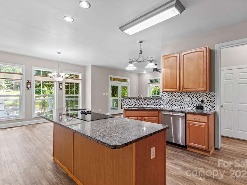 315 Wood Duck Loop, Mooresville, NC 28117.  MLS# CAR4268002, YatesRealty ID 30458. 315 Wood Duck Loop, Mooresville NC MLS 4268002 Waterfront. Large working kitchen with plenty of cabinets. Open living and entertaining.