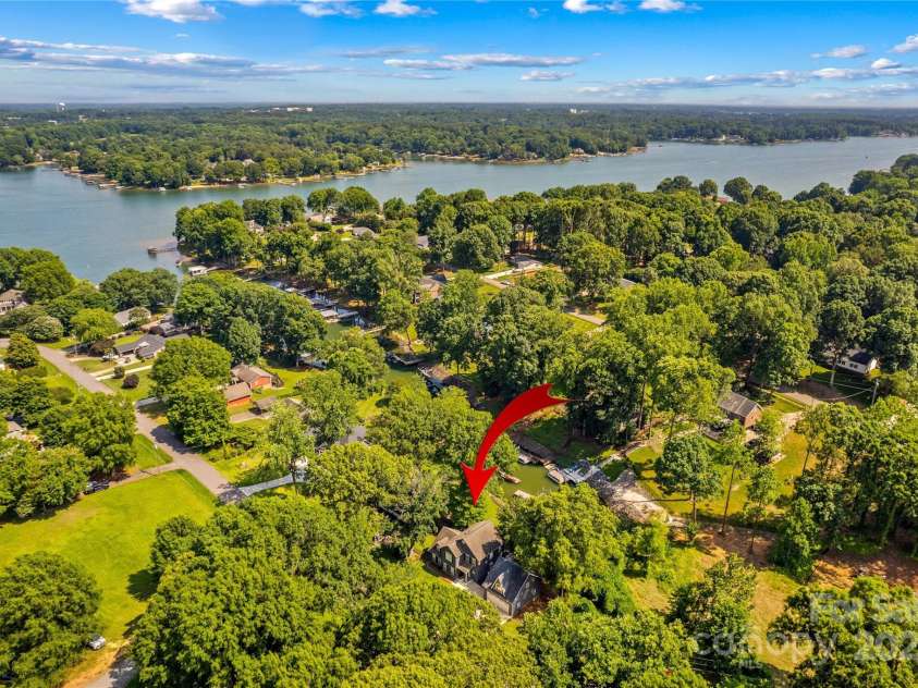 315 Wood Duck Loop, Mooresville, NC 28117.  MLS# CAR4268002, YatesRealty ID 30458. 315 Wood Duck Loop, Mooresville NC MLS 4268002 Waterfront on Lake Norman