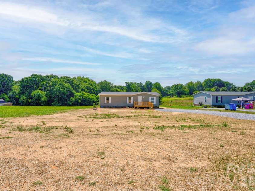106 Advent Drive, Grover, NC 28073.  MLS# CAR4389271, YatesRealty ID 30459. Front