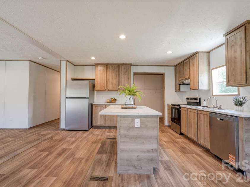 106 Advent Drive, Grover, NC 28073.  MLS# CAR4389271, YatesRealty ID 30459. Kitchen