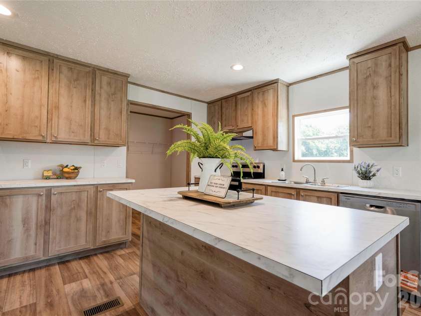 106 Advent Drive, Grover, NC 28073.  MLS# CAR4389271, YatesRealty ID 30459. Kitchen