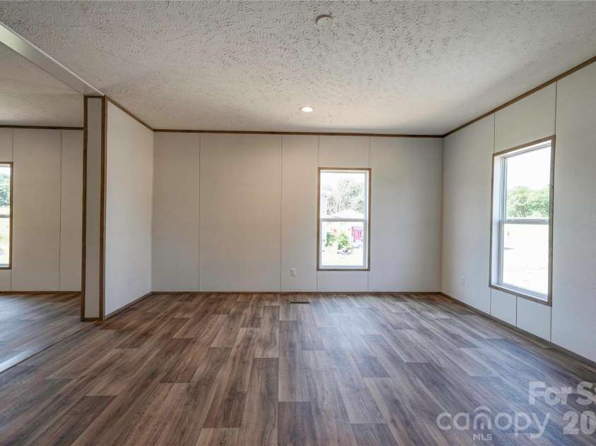 106 Advent Drive, Grover, NC 28073.  MLS# CAR4389271, YatesRealty ID 30459. Living Room