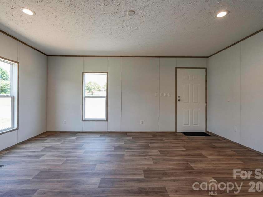 106 Advent Drive, Grover, NC 28073.  MLS# CAR4389271, YatesRealty ID 30459. Living Room
