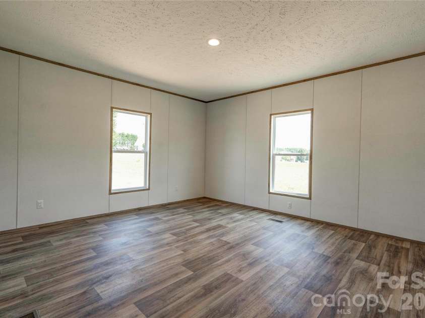 106 Advent Drive, Grover, NC 28073.  MLS# CAR4389271, YatesRealty ID 30459. Primary Bedroom