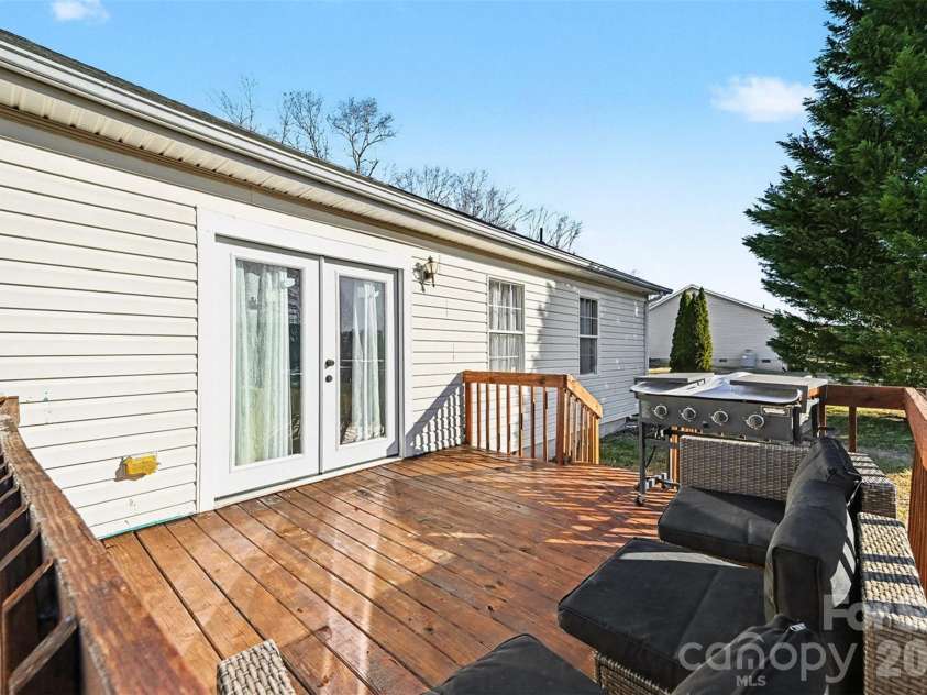 105 3rd Avenue, Hildebran, NC 28637.  MLS# CAR4327231, YatesRealty ID 3046. Deck