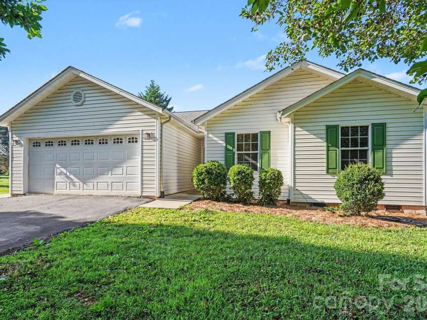 105 3rd Avenue, Hildebran, NC 28637.  MLS# CAR4327231, YatesRealty ID 3046. Front Side View of the Home