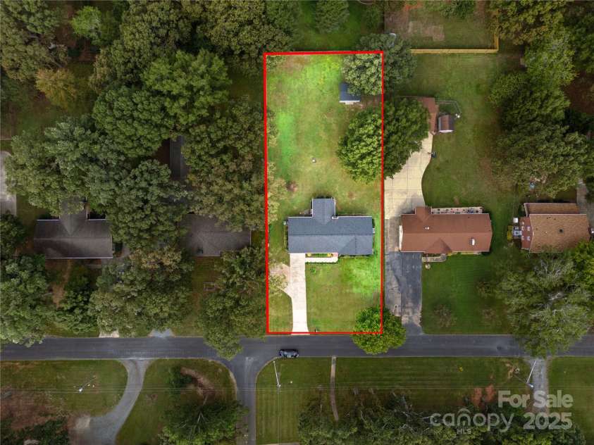 2101 Shady Lane, Monroe, NC 28110.  MLS# CAR4306238, YatesRealty ID 3046. 