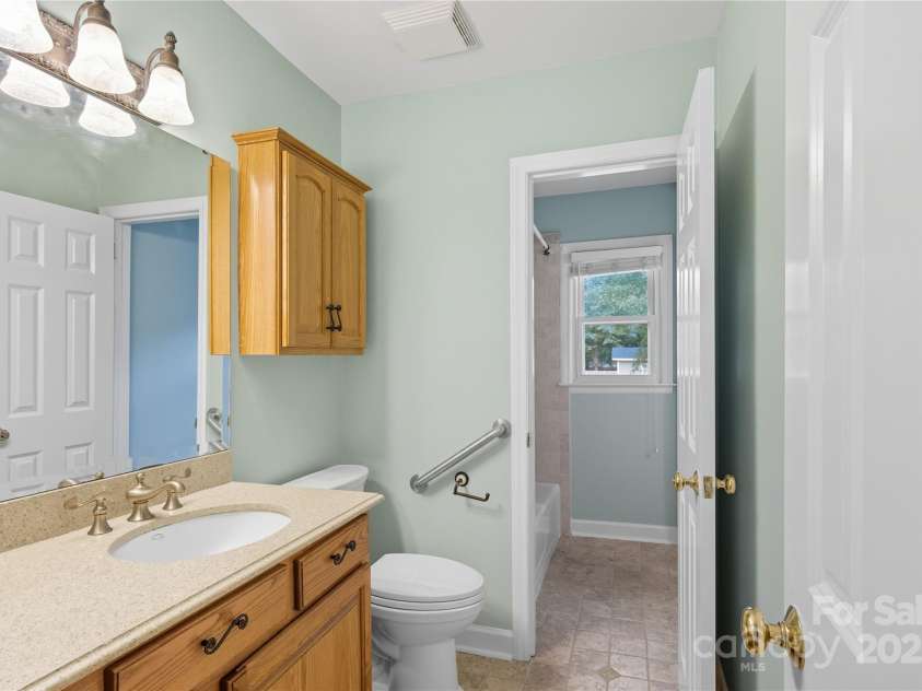 2101 Shady Lane, Monroe, NC 28110.  MLS# CAR4306238, YatesRealty ID 3046. BATHROOM