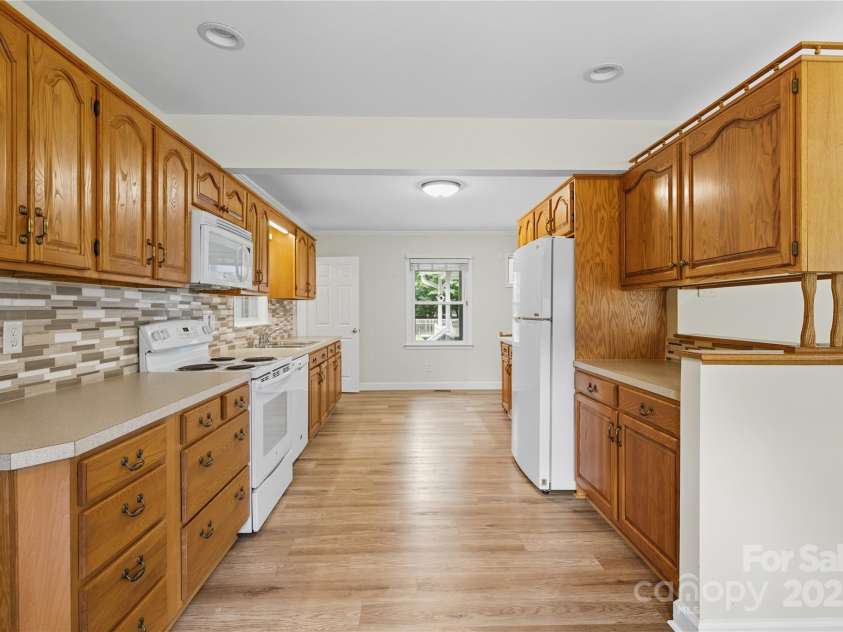 2101 Shady Lane, Monroe, NC 28110.  MLS# CAR4306238, YatesRealty ID 3046. KITCHEN