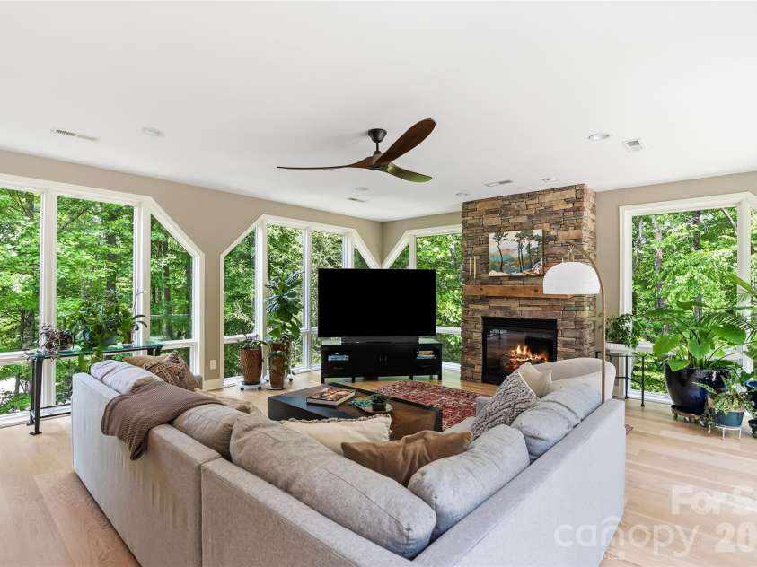 7660 Greenville Highway, Brevard, NC 28712.  MLS# CAR4380206, YatesRealty ID 30460. 