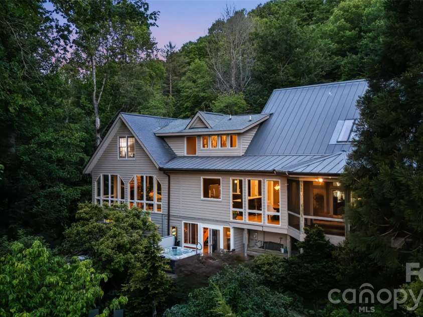 7660 Greenville Highway, Brevard, NC 28712.  MLS# CAR4380206, YatesRealty ID 30460. 