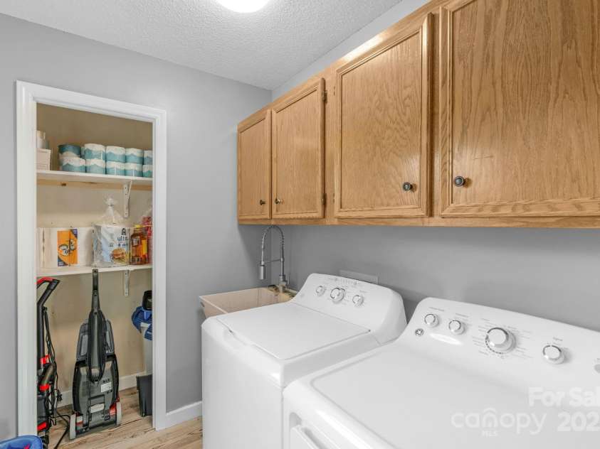 8608 Old Waxhaw Monroe Road, Waxhaw, NC 28173.  MLS# CAR4284352, YatesRealty ID 30462. 