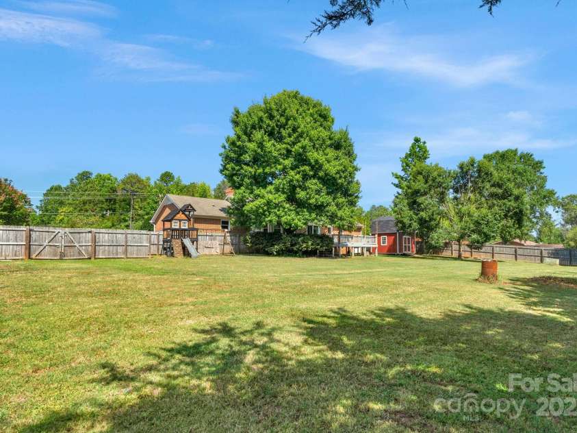 8608 Old Waxhaw Monroe Road, Waxhaw, NC 28173.  MLS# CAR4284352, YatesRealty ID 30462. 