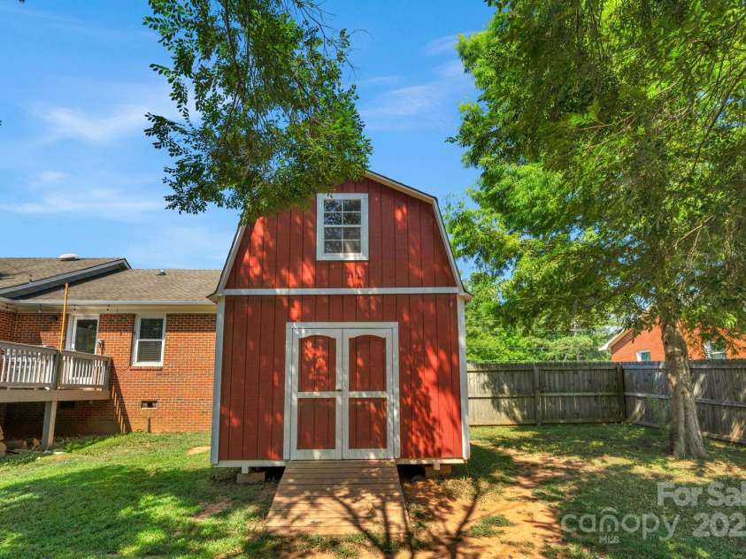 8608 Old Waxhaw Monroe Road, Waxhaw, NC 28173.  MLS# CAR4284352, YatesRealty ID 30462. 