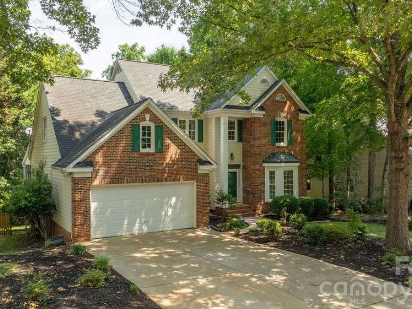 5217 Fairvista Drive, Charlotte, NC 28269.  MLS# CAR4378739, YatesRealty ID 30463. 