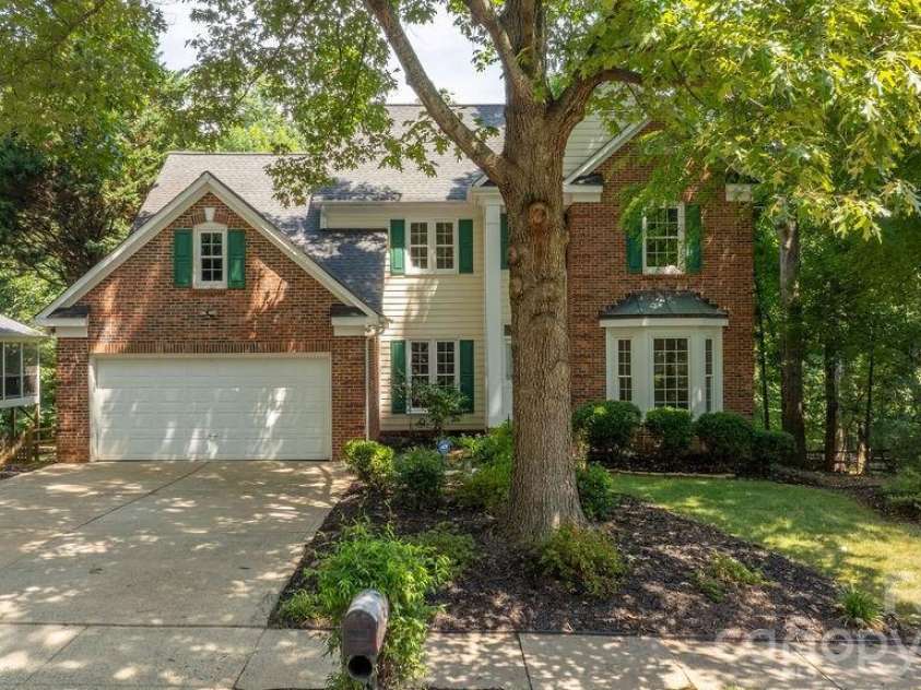 5217 Fairvista Drive, Charlotte, NC 28269.  MLS# CAR4378739, YatesRealty ID 30463. 