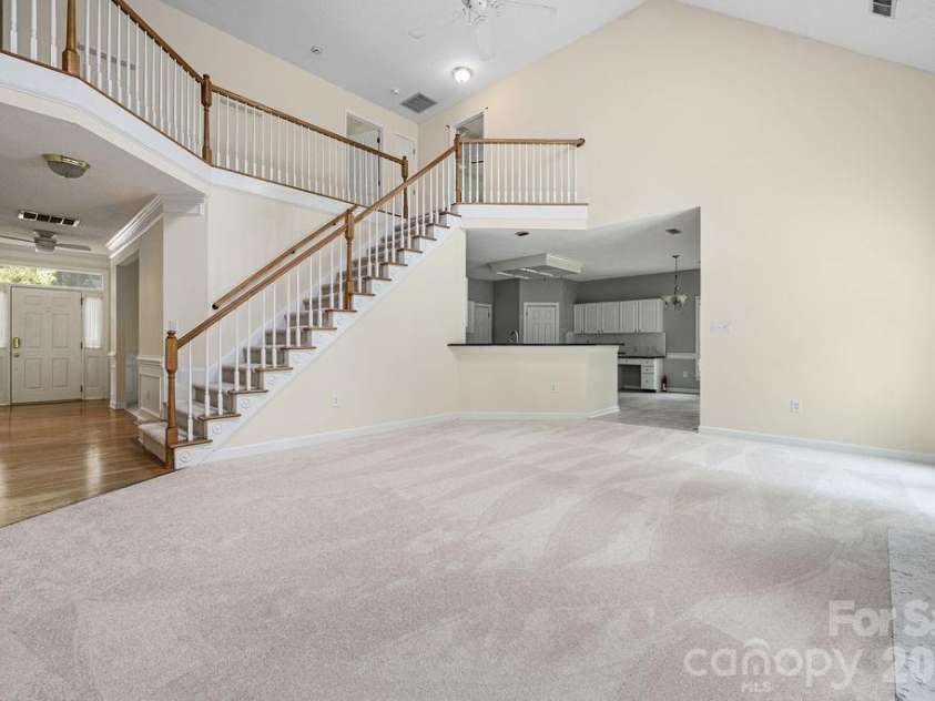 5217 Fairvista Drive, Charlotte, NC 28269.  MLS# CAR4378739, YatesRealty ID 30463. 