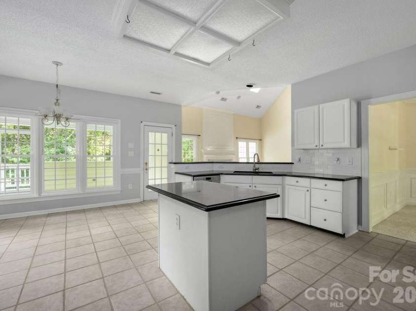 5217 Fairvista Drive, Charlotte, NC 28269.  MLS# CAR4378739, YatesRealty ID 30463. 
