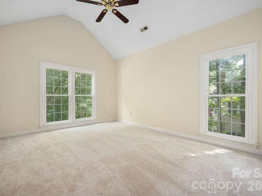5217 Fairvista Drive, Charlotte, NC 28269.  MLS# CAR4378739, YatesRealty ID 30463. 