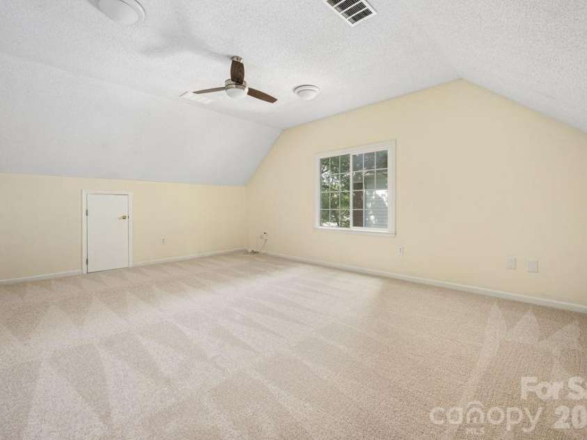 5217 Fairvista Drive, Charlotte, NC 28269.  MLS# CAR4378739, YatesRealty ID 30463. 