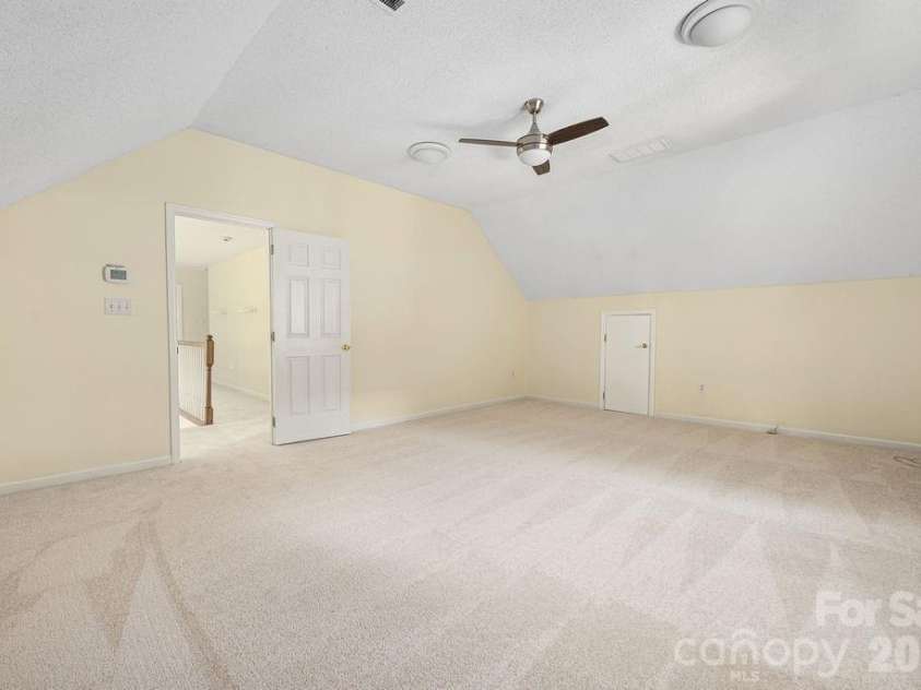 5217 Fairvista Drive, Charlotte, NC 28269.  MLS# CAR4378739, YatesRealty ID 30463. 