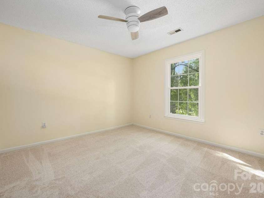 5217 Fairvista Drive, Charlotte, NC 28269.  MLS# CAR4378739, YatesRealty ID 30463. 