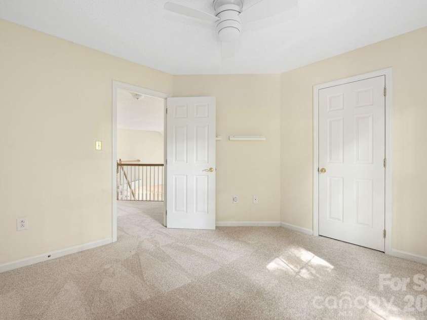 5217 Fairvista Drive, Charlotte, NC 28269.  MLS# CAR4378739, YatesRealty ID 30463. 