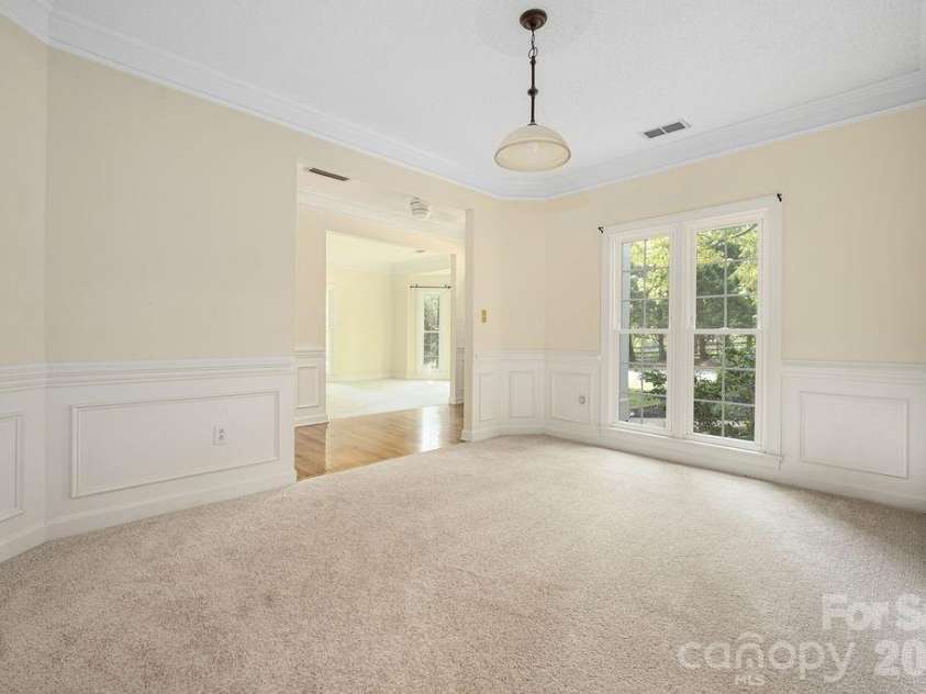 5217 Fairvista Drive, Charlotte, NC 28269.  MLS# CAR4378739, YatesRealty ID 30463. 
