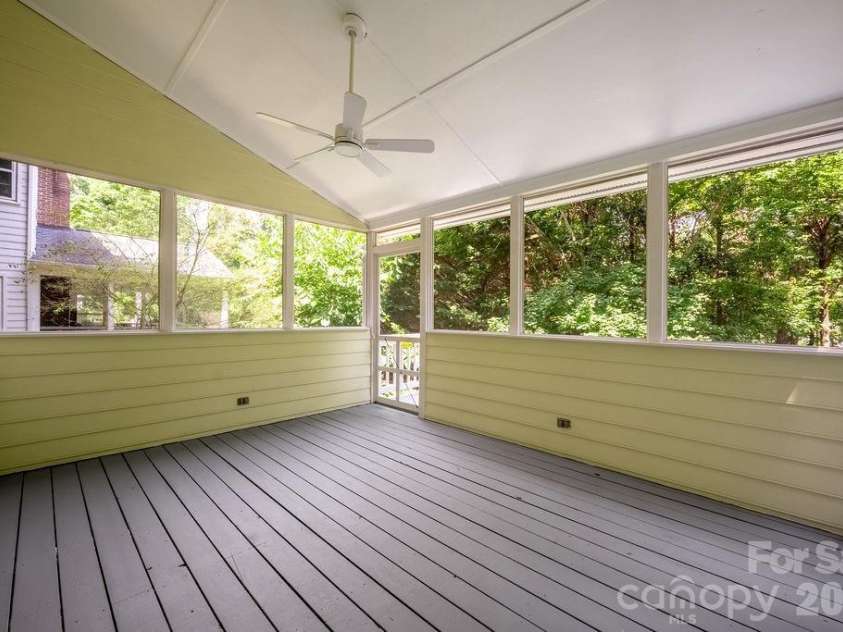 5217 Fairvista Drive, Charlotte, NC 28269.  MLS# CAR4378739, YatesRealty ID 30463. 