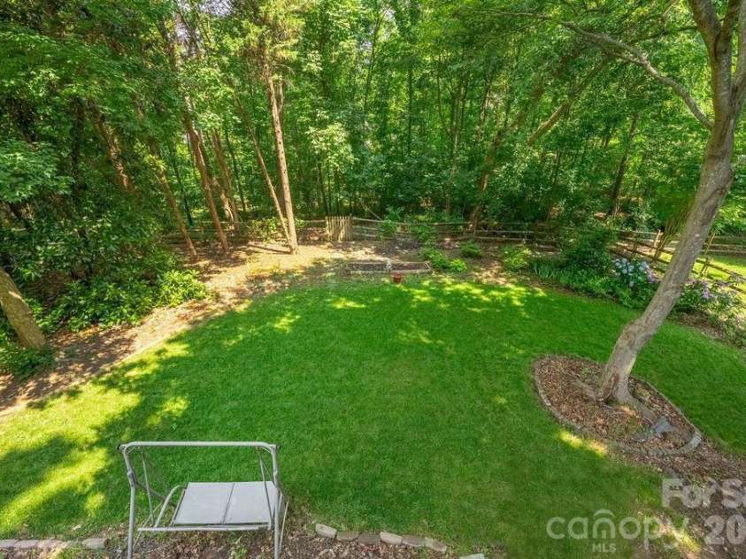 5217 Fairvista Drive, Charlotte, NC 28269.  MLS# CAR4378739, YatesRealty ID 30463. 