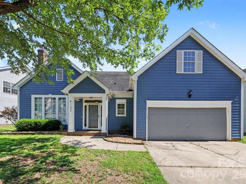 11232 Laurel View Drive, Charlotte, NC 28273.  MLS# CAR4388471, YatesRealty ID 30464. 