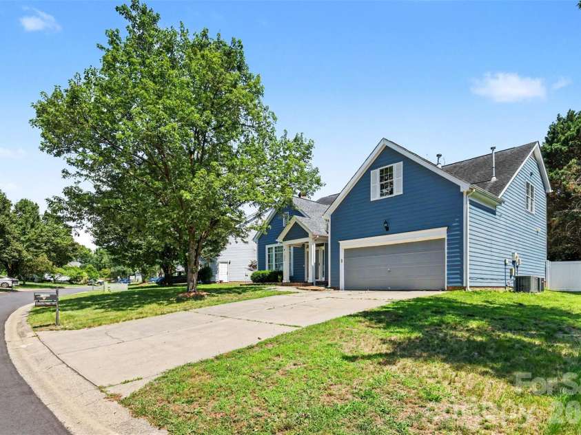 11232 Laurel View Drive, Charlotte, NC 28273.  MLS# CAR4388471, YatesRealty ID 30464. 