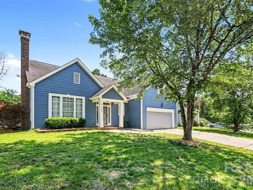 11232 Laurel View Drive, Charlotte, NC 28273.  MLS# CAR4388471, YatesRealty ID 30464. 