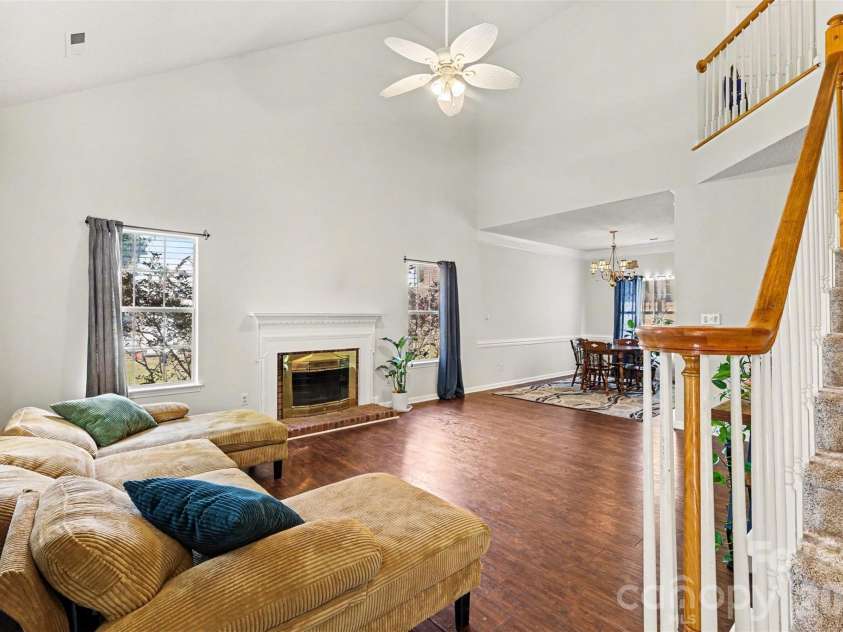11232 Laurel View Drive, Charlotte, NC 28273.  MLS# CAR4388471, YatesRealty ID 30464. 