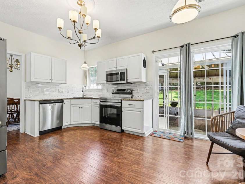 11232 Laurel View Drive, Charlotte, NC 28273.  MLS# CAR4388471, YatesRealty ID 30464. 