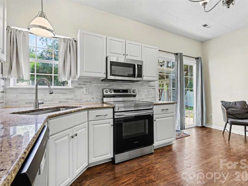 11232 Laurel View Drive, Charlotte, NC 28273.  MLS# CAR4388471, YatesRealty ID 30464. 
