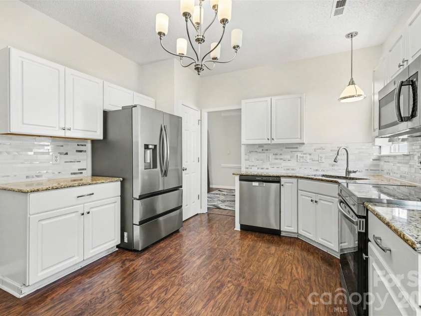 11232 Laurel View Drive, Charlotte, NC 28273.  MLS# CAR4388471, YatesRealty ID 30464. 