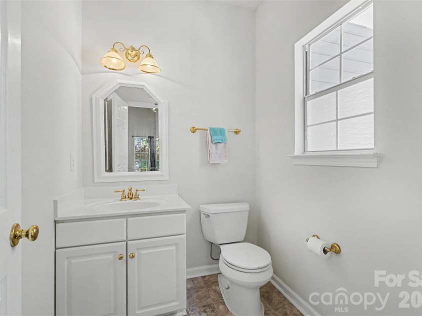11232 Laurel View Drive, Charlotte, NC 28273.  MLS# CAR4388471, YatesRealty ID 30464. 