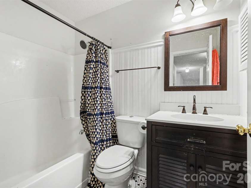 11232 Laurel View Drive, Charlotte, NC 28273.  MLS# CAR4388471, YatesRealty ID 30464. 