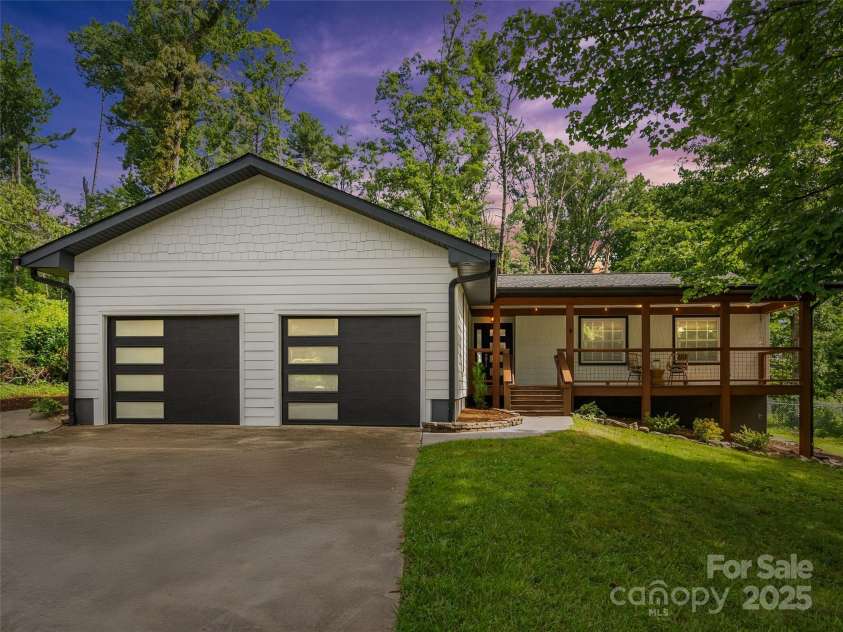 122 White Oak Road Extension, Arden, NC 28704.  MLS# CAR4281556, YatesRealty ID 30464. 