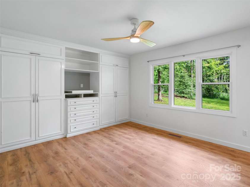 122 White Oak Road Extension, Arden, NC 28704.  MLS# CAR4281556, YatesRealty ID 30464. 