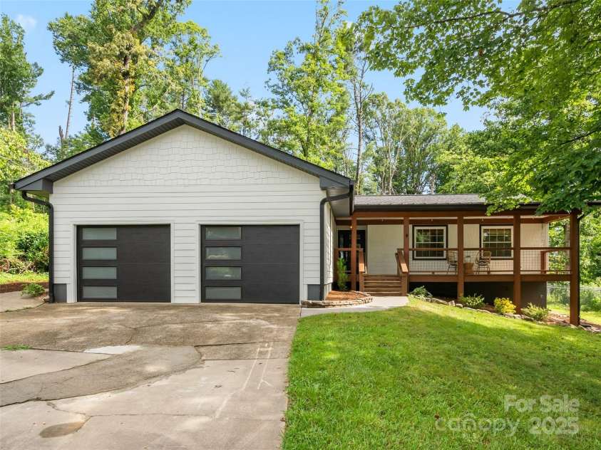 122 White Oak Road Extension, Arden, NC 28704.  MLS# CAR4281556, YatesRealty ID 30464. 