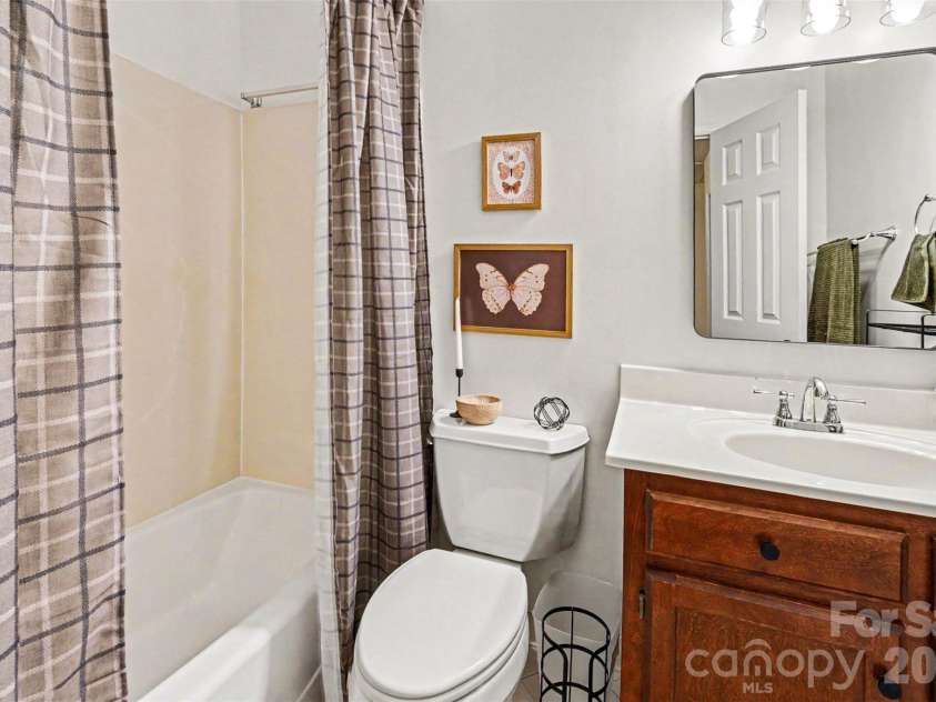 14010 Merganzer Court, Charlotte, NC 28273.  MLS# CAR4390782, YatesRealty ID 30465. Full bath on 2nd level