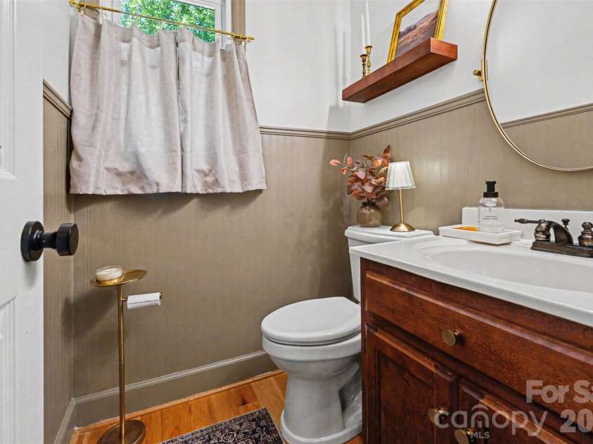 14010 Merganzer Court, Charlotte, NC 28273.  MLS# CAR4390782, YatesRealty ID 30465. Half-bath on main level