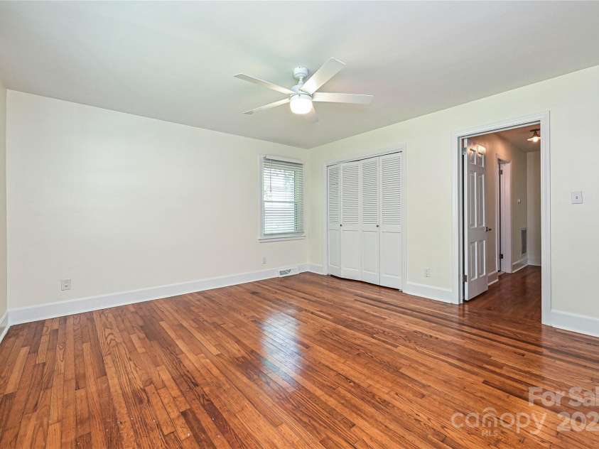 3849 Bon Rea Drive, Charlotte, NC 28226.  MLS# CAR4287106, YatesRealty ID 30466. Third closet in Primary